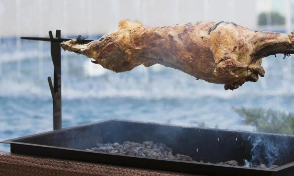 Πάσχα: Γιατί ψήνουμε αρνί;